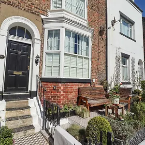 Regatta House Holiday home Whitby